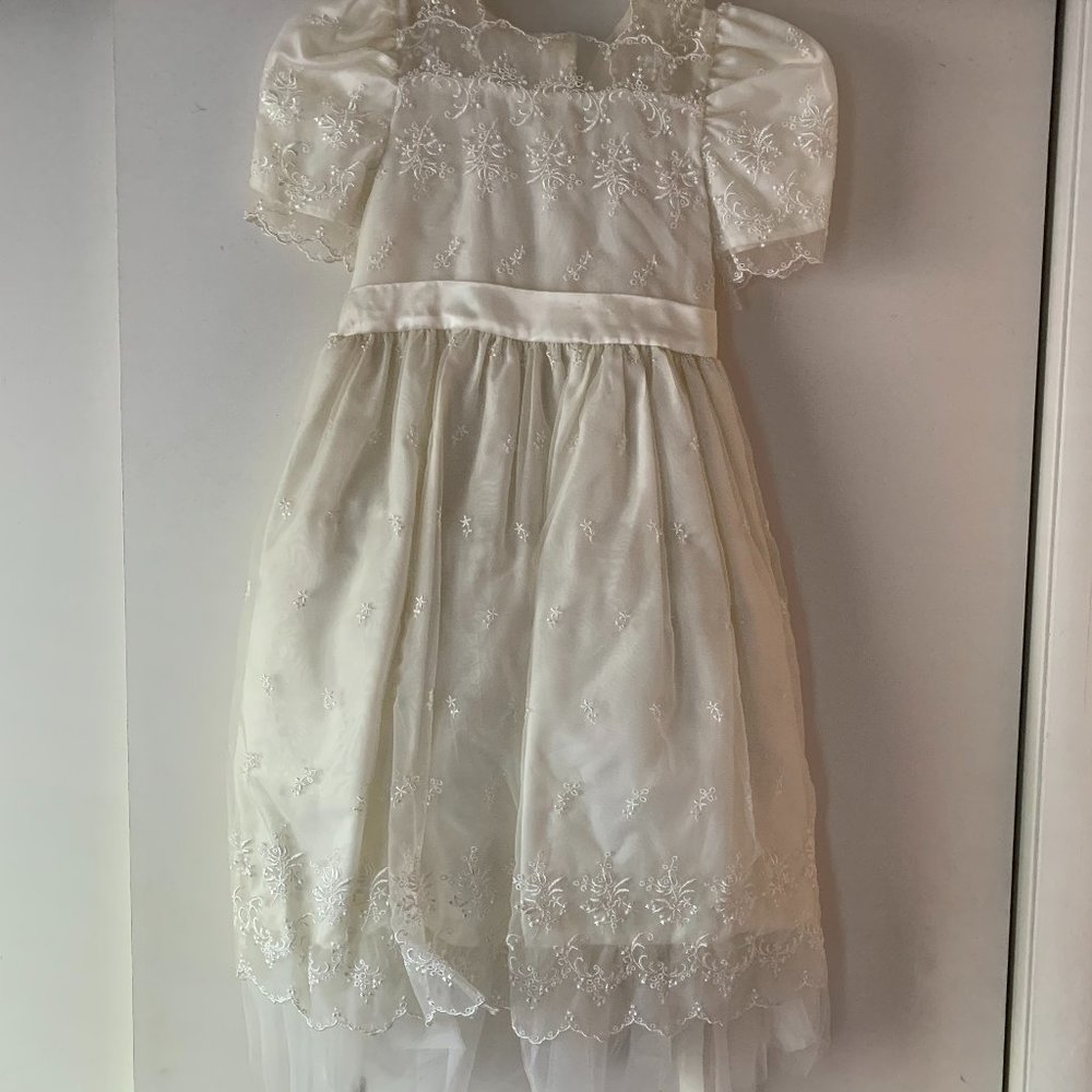 Formal flower girl wear